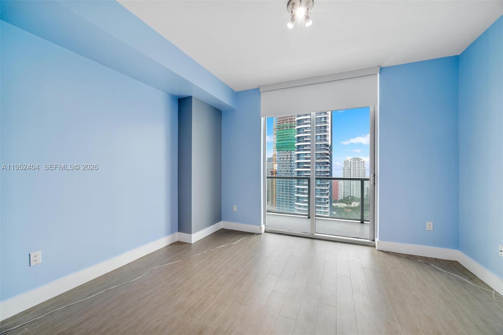 79 SW 12th St #4004S, Miami FL 33130