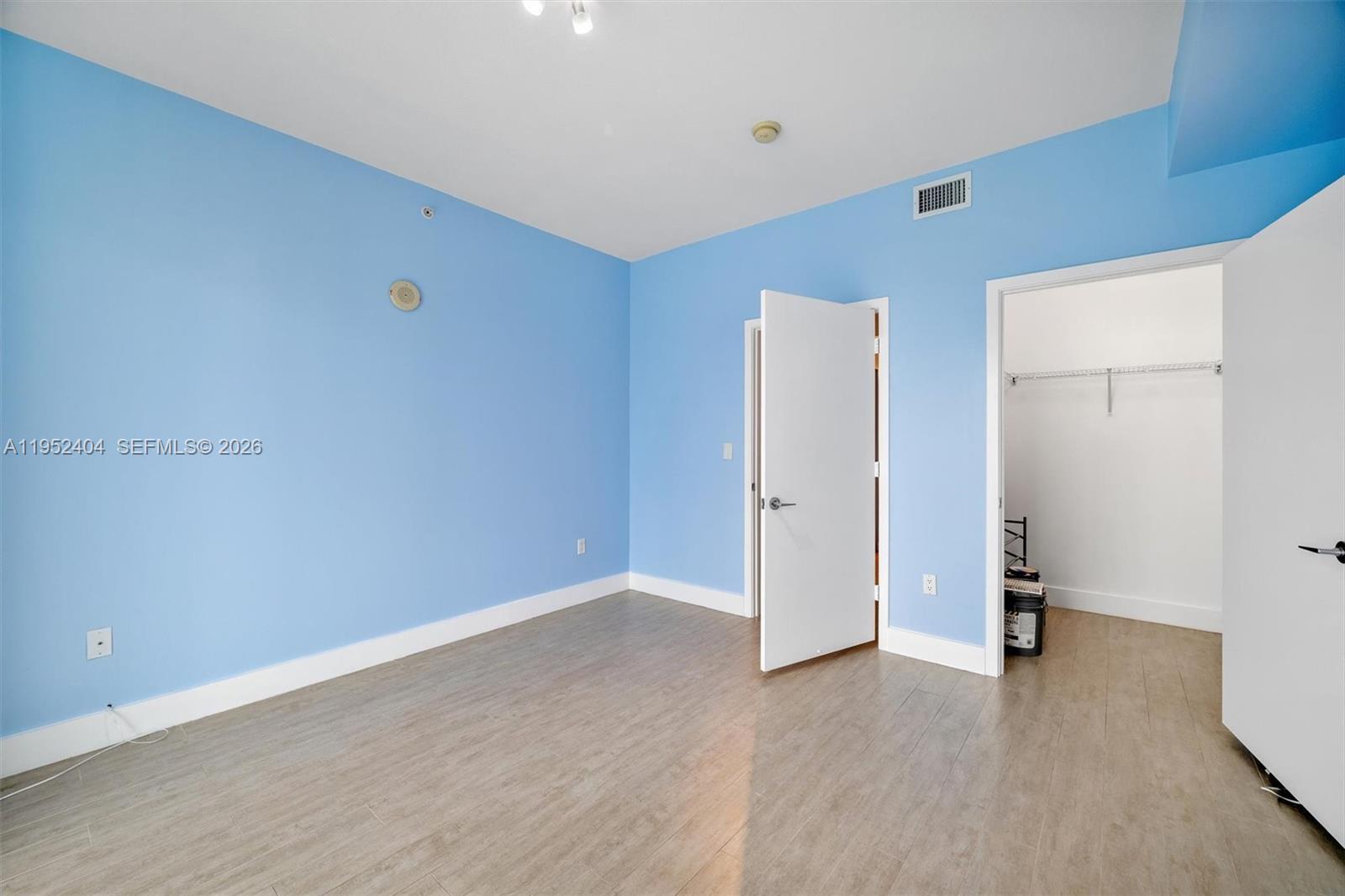 79 SW 12th St #4004S, Miami FL 33130