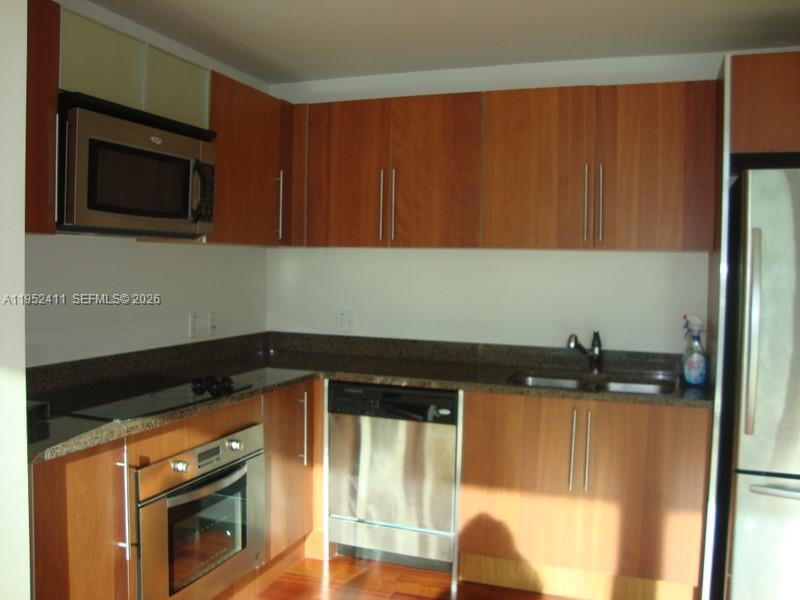 300 S Biscayne Blvd #T-3009, Miami FL 33131