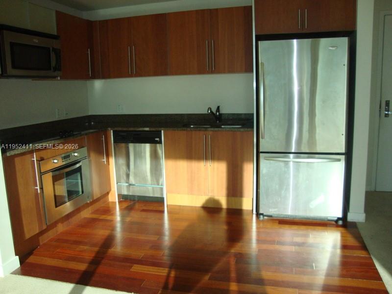 300 S Biscayne Blvd #T-3009, Miami FL 33131