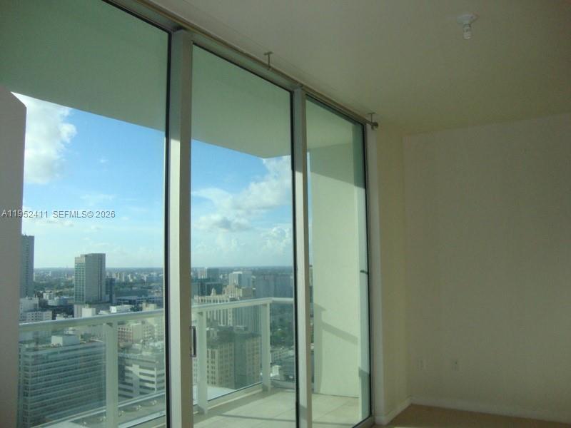 300 S Biscayne Blvd #T-3009, Miami FL 33131