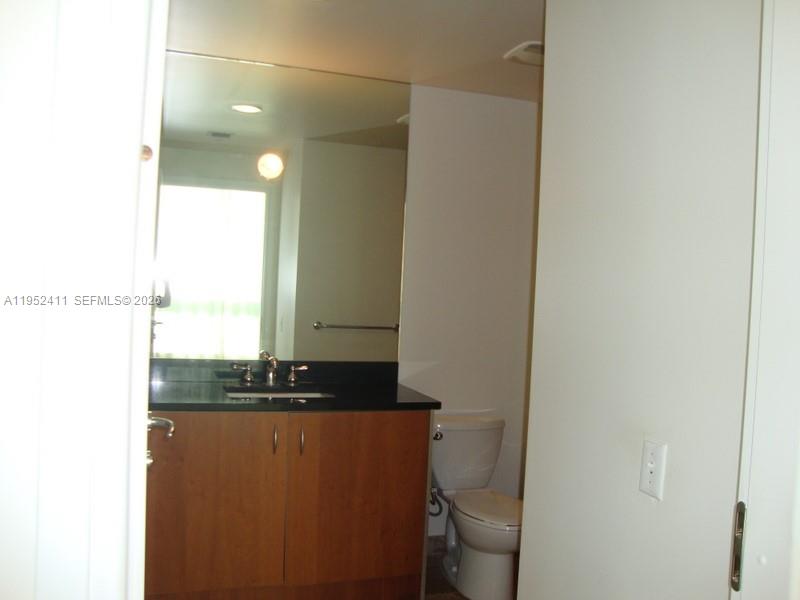 300 S Biscayne Blvd #T-3009, Miami FL 33131