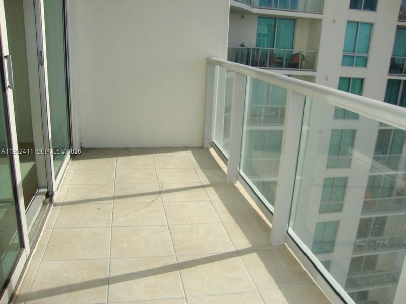300 S Biscayne Blvd #T-3009, Miami FL 33131