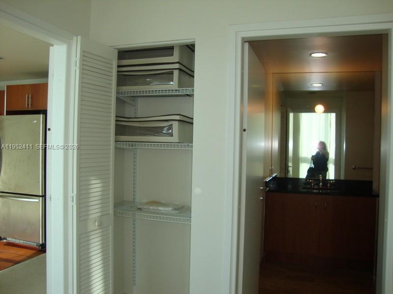 300 S Biscayne Blvd #T-3009, Miami FL 33131