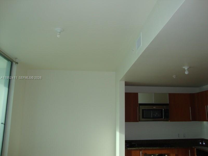 300 S Biscayne Blvd #T-3009, Miami FL 33131