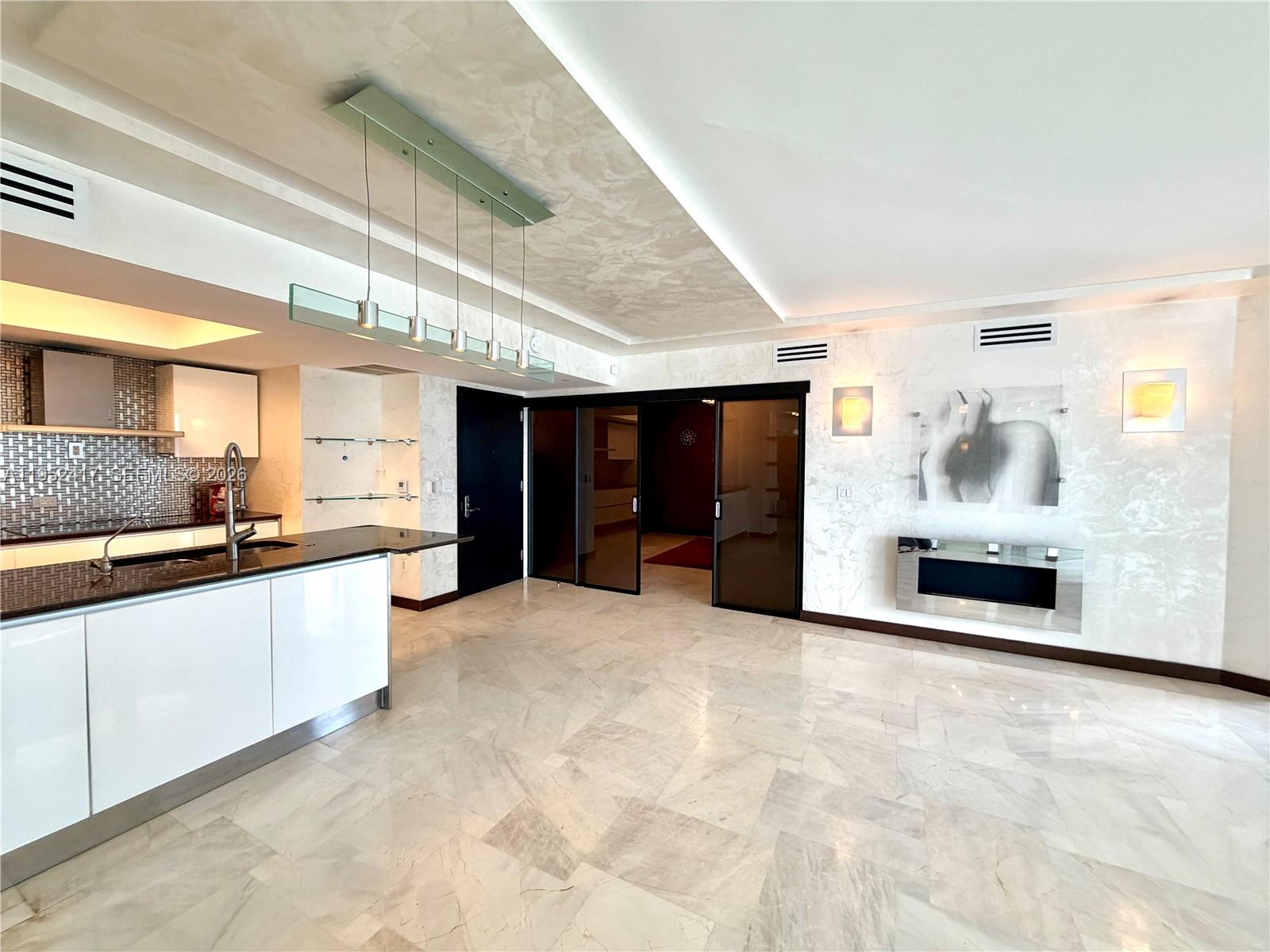 17201 Collins Ave+DEN #1403, Sunny Isles Beach FL 33160