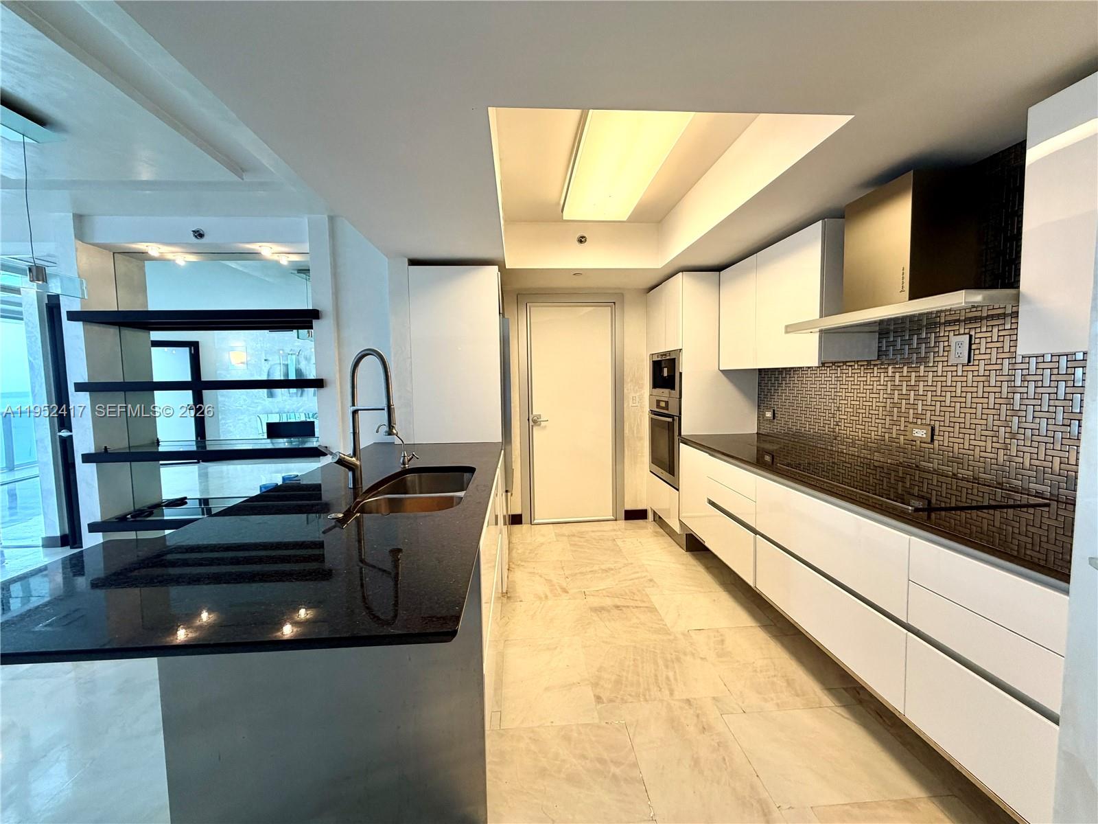 17201 Collins Ave+DEN #1403, Sunny Isles Beach FL 33160