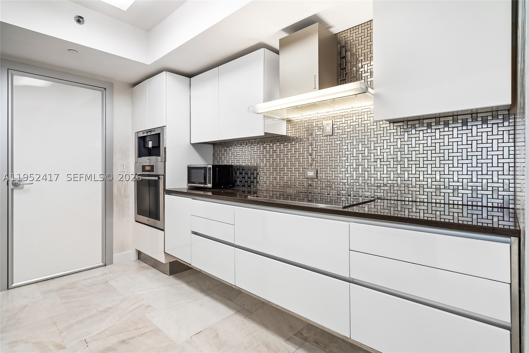 17201 Collins Ave+DEN #1403, Sunny Isles Beach FL 33160