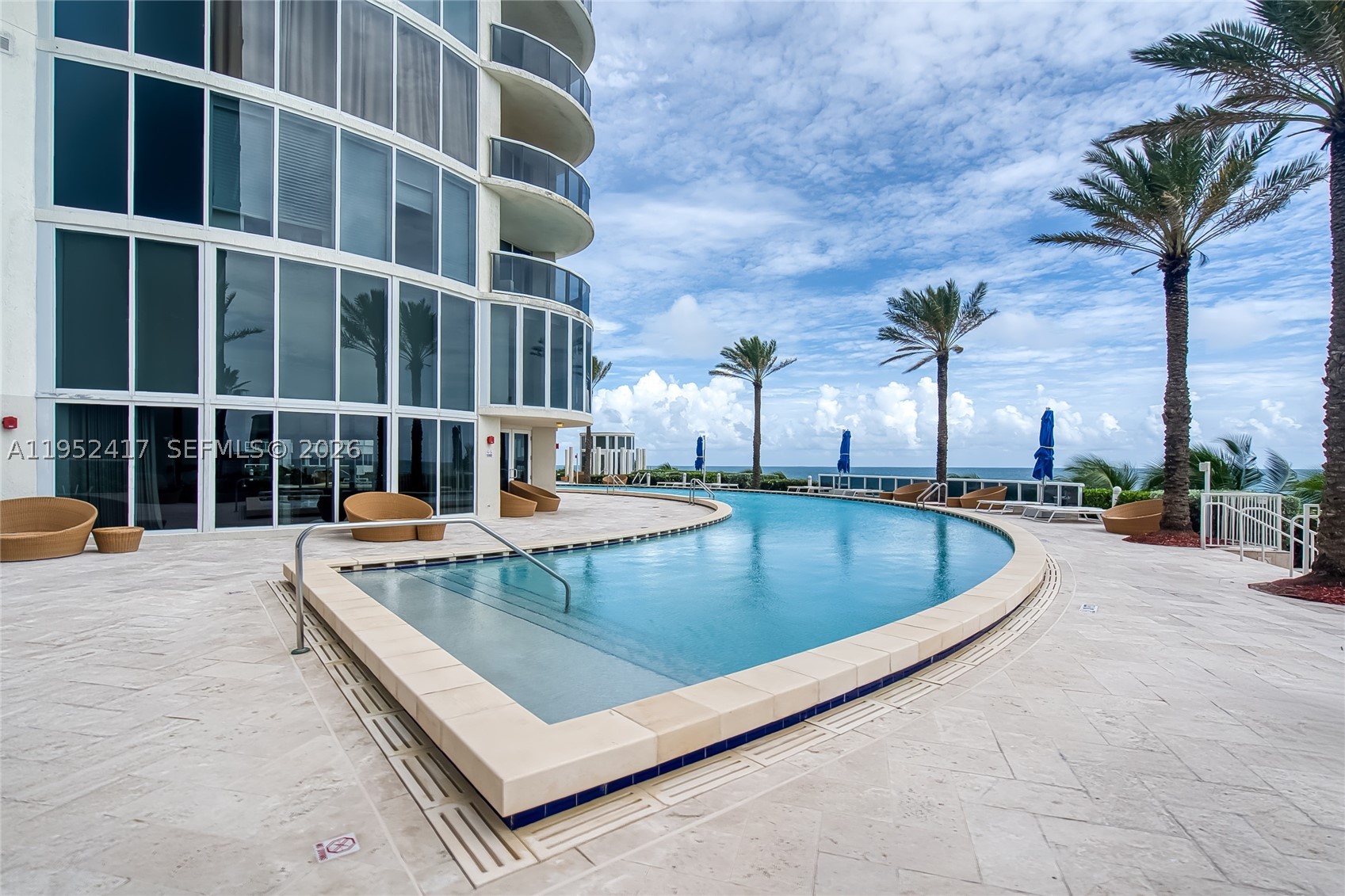 17201 Collins Ave+DEN #1403, Sunny Isles Beach FL 33160
