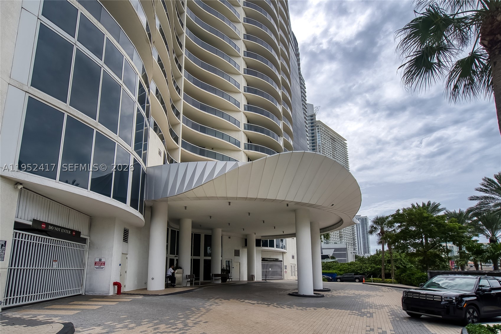 17201 Collins Ave+DEN #1403, Sunny Isles Beach FL 33160