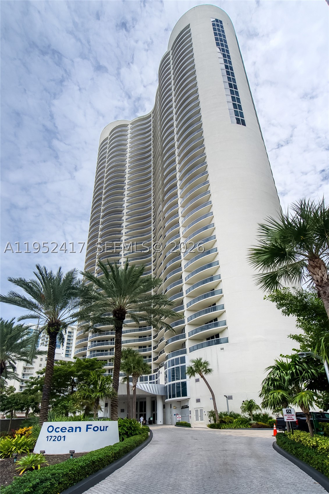 17201 Collins Ave+DEN #1403, Sunny Isles Beach FL 33160