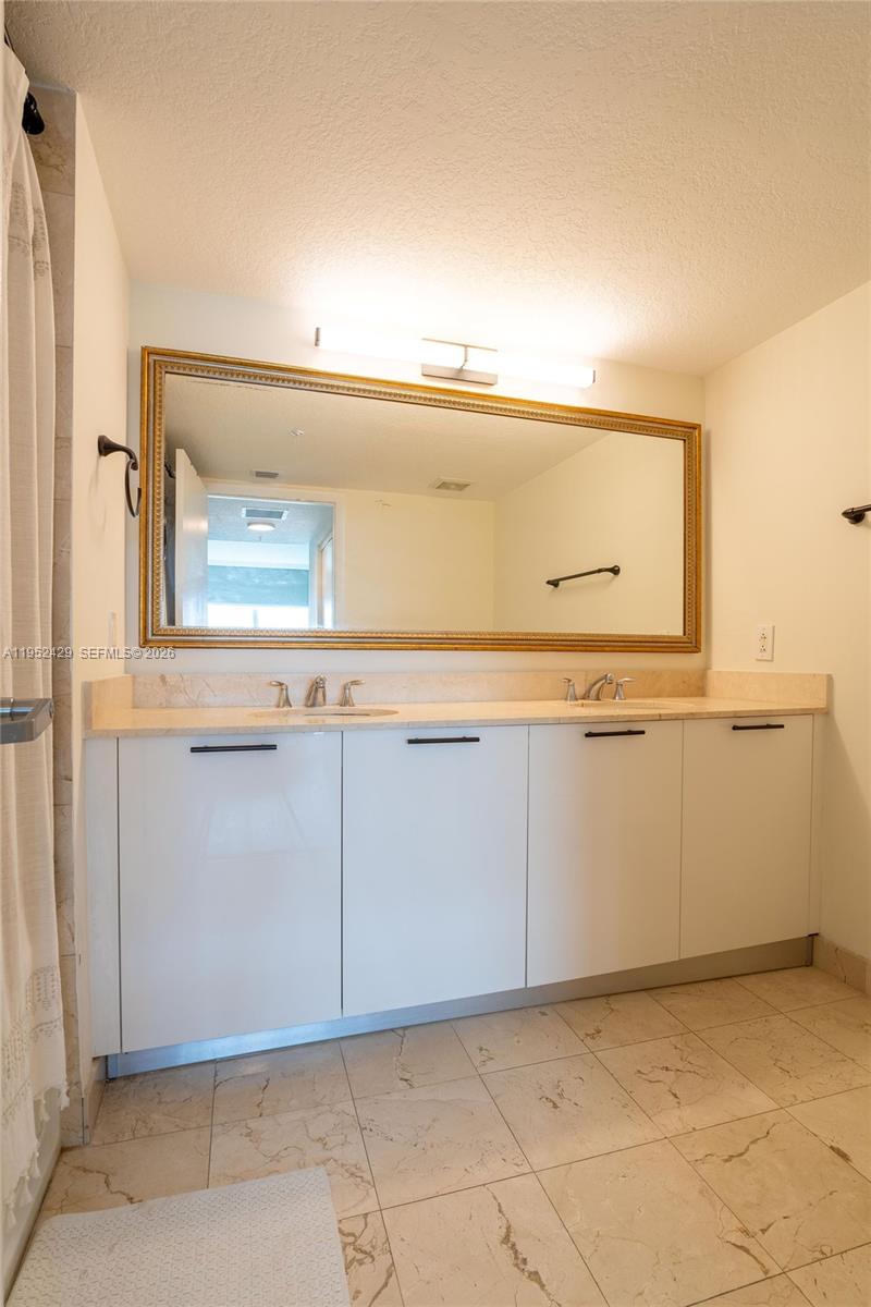 1800 N Bayshore Dr #1803, Miami FL 33132