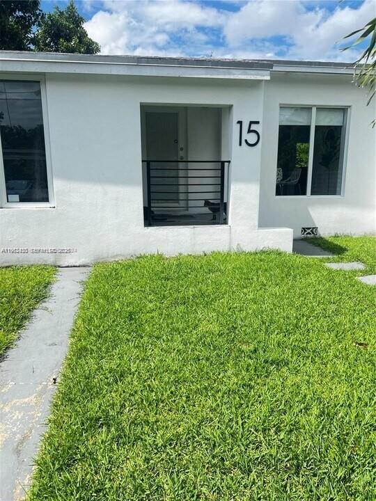 15 NW 52nd St, Miami FL 33127