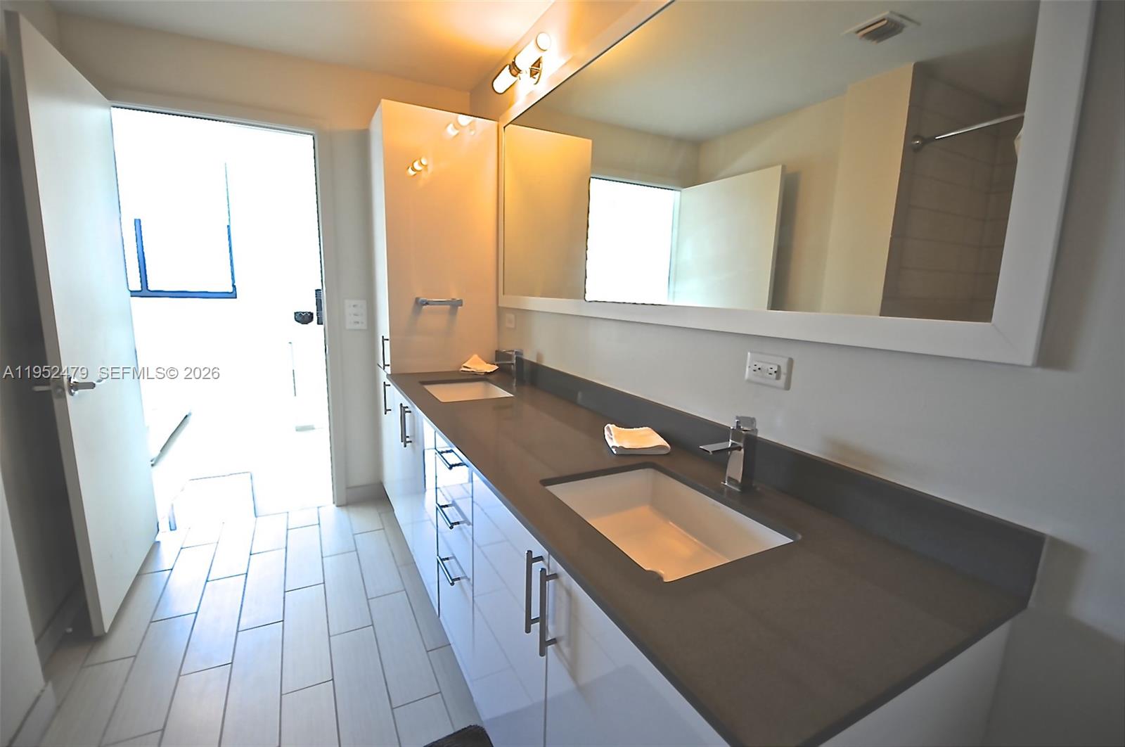 999 SW 1st Ave #2802, Miami FL 33130