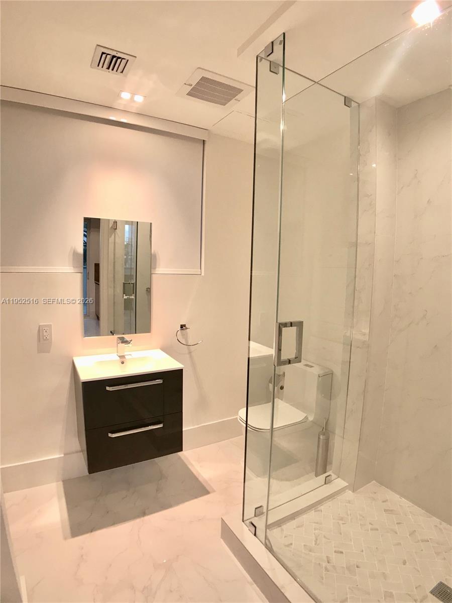50 S Pointe Dr #LOFT4, Miami Beach FL 33139