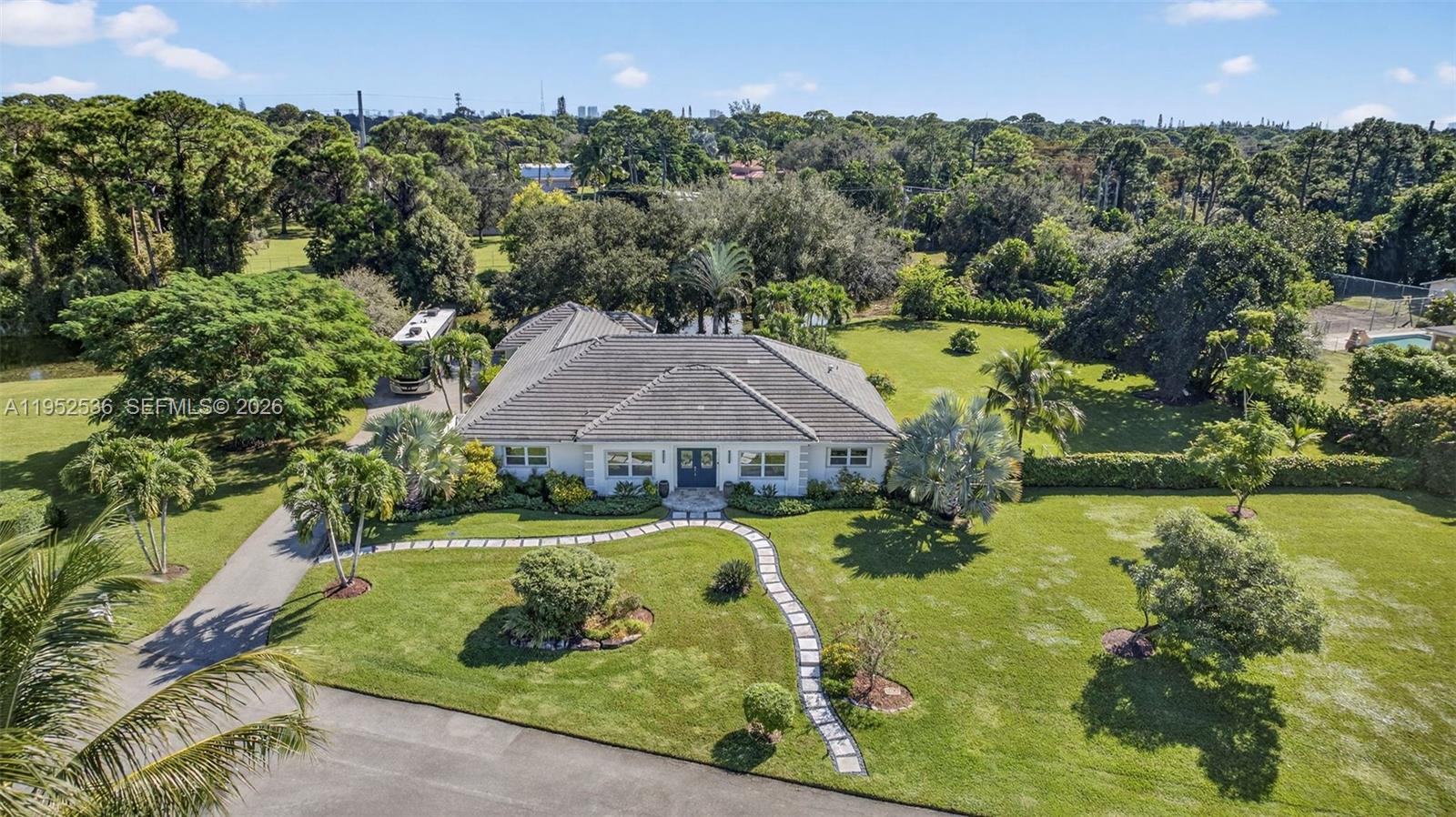 5060 Mongo Way, Palm Beach Gardens FL 33418
