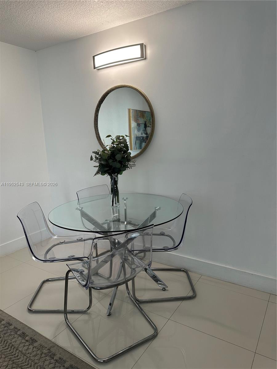 1200 Brickell Bay Dr #1712, Miami FL 33131
