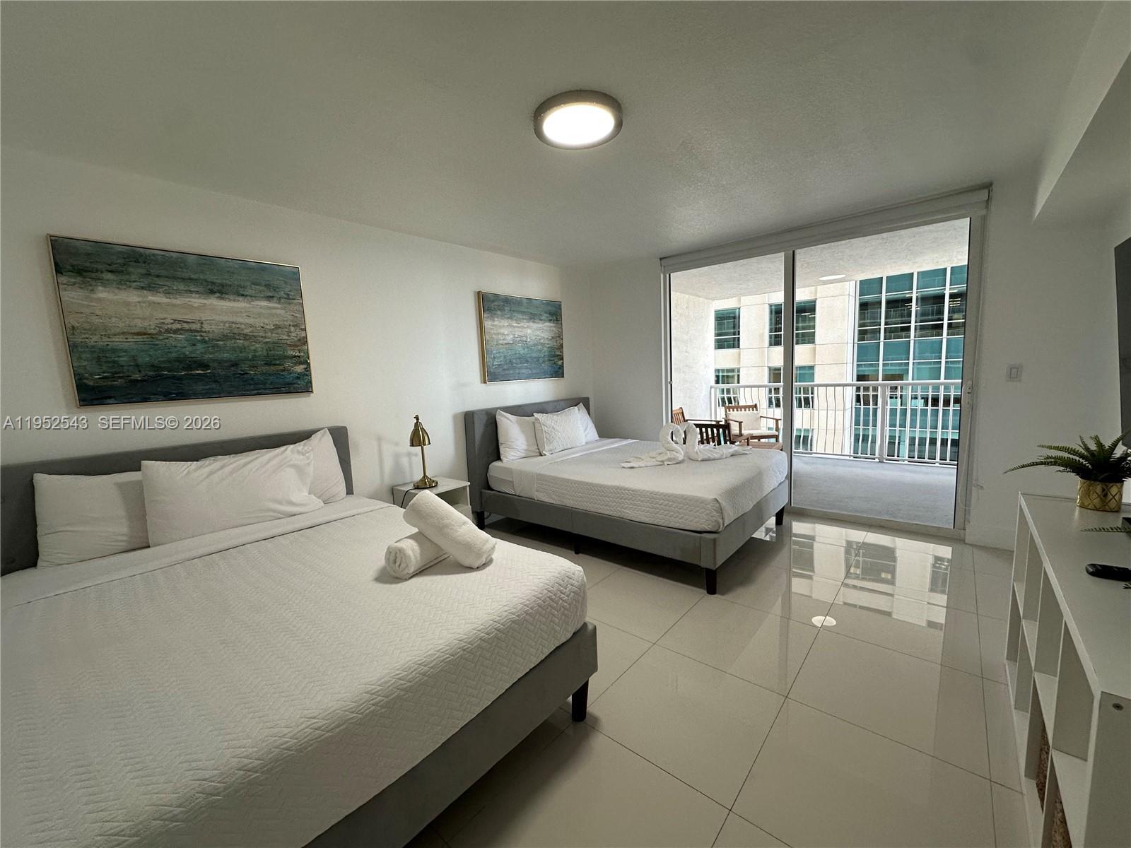 1200 Brickell Bay Dr #1712, Miami FL 33131