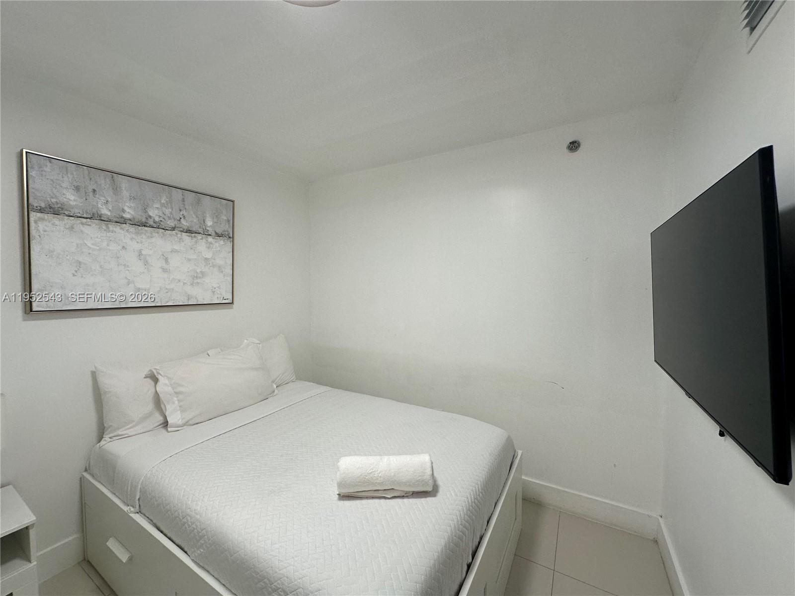 1200 Brickell Bay Dr #1712, Miami FL 33131