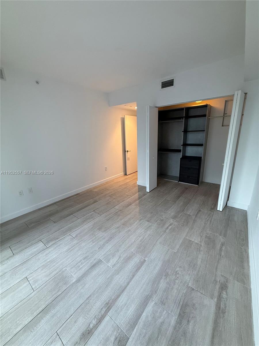 45 SW 9th St #1004, Miami FL 33130