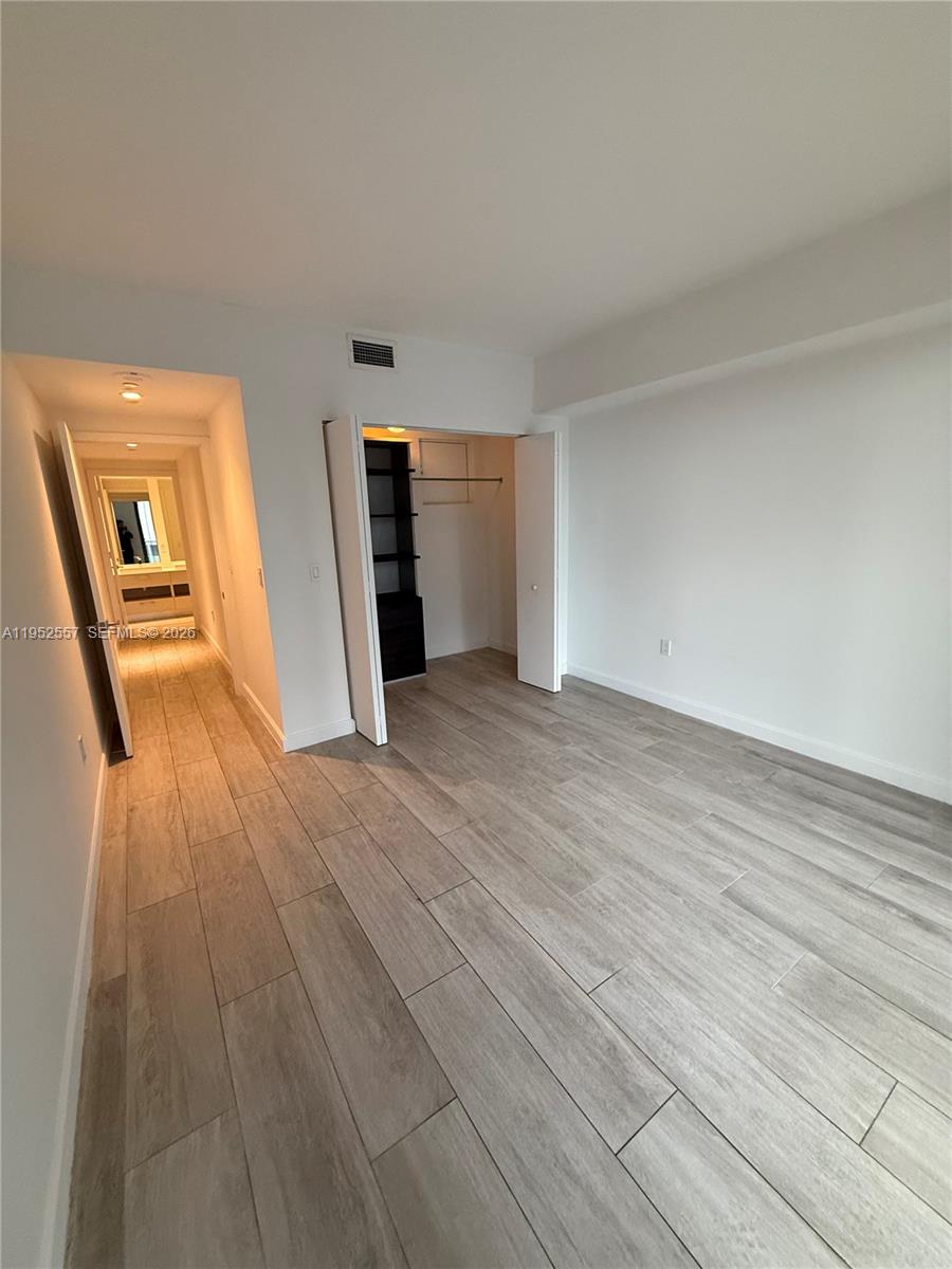 45 SW 9th St #1004, Miami FL 33130