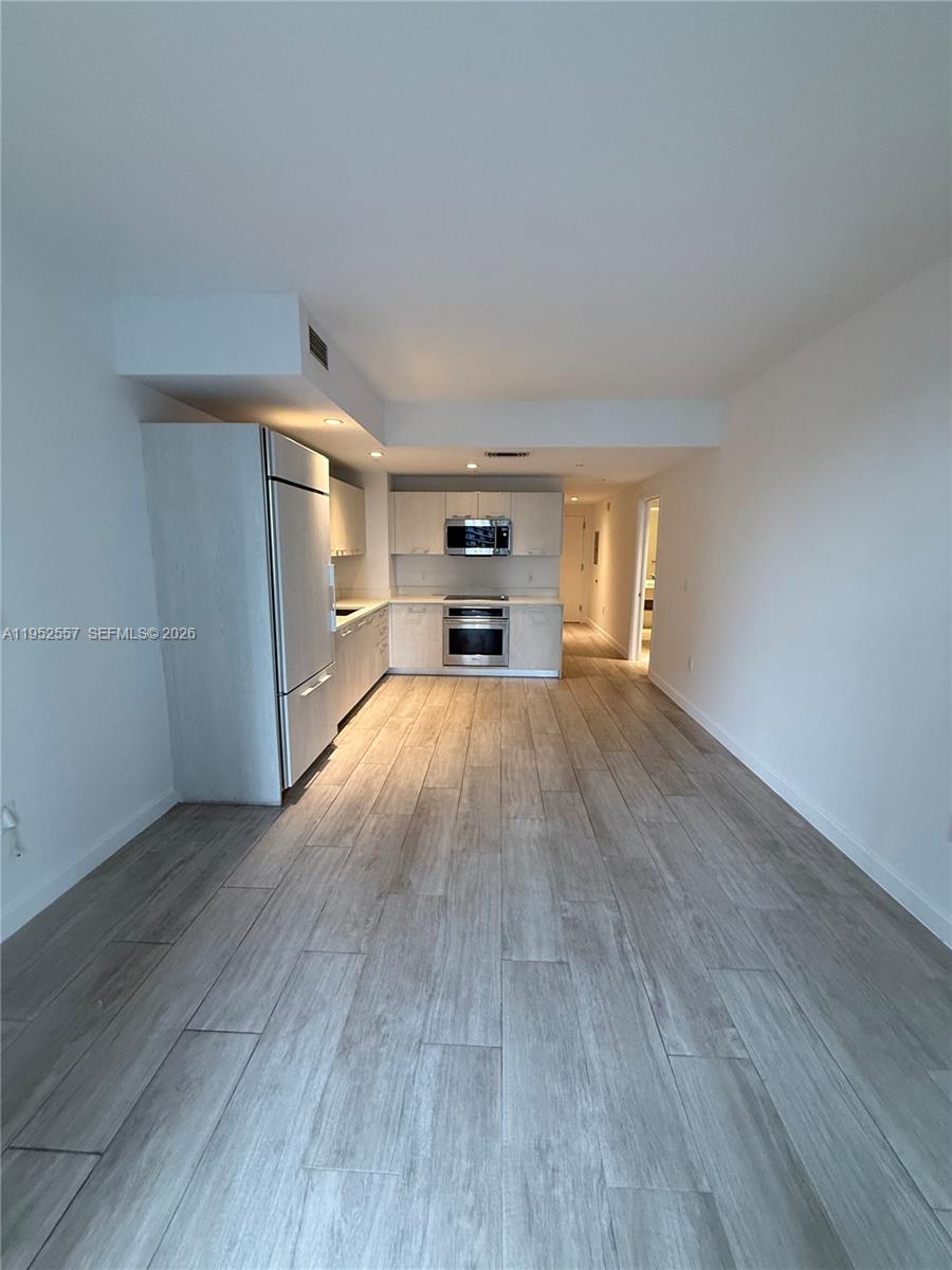 45 SW 9th St #1004, Miami FL 33130