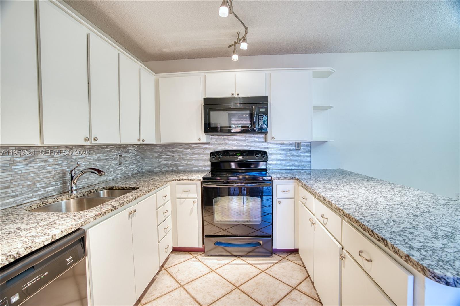 1419 14th Ct, Palm Beach Gardens FL 33410