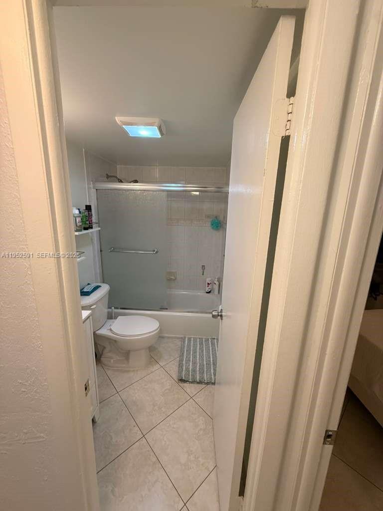 5501 NW 7th St #E207, Miami FL 33126