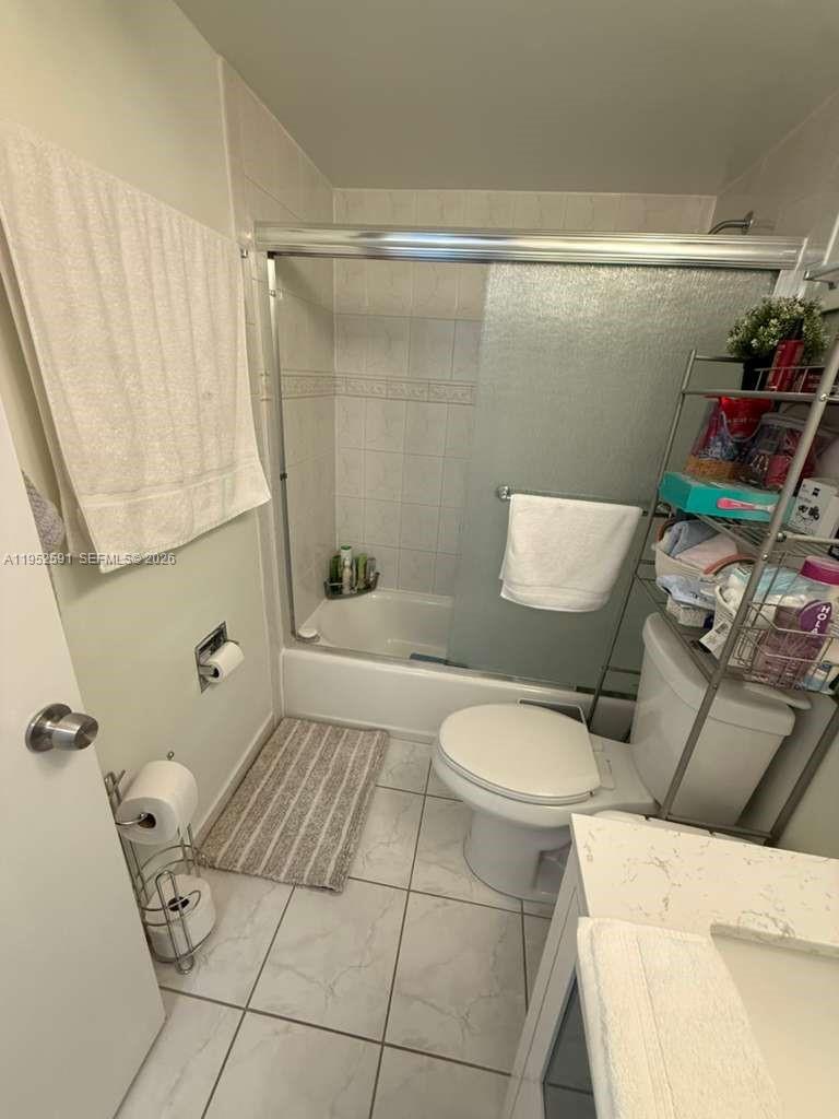 5501 NW 7th St #E207, Miami FL 33126