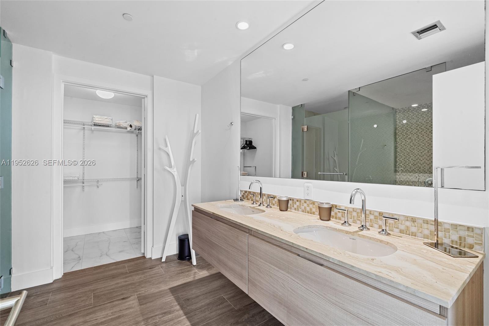 2900 NE 7th Ave #4104, Miami FL 33137