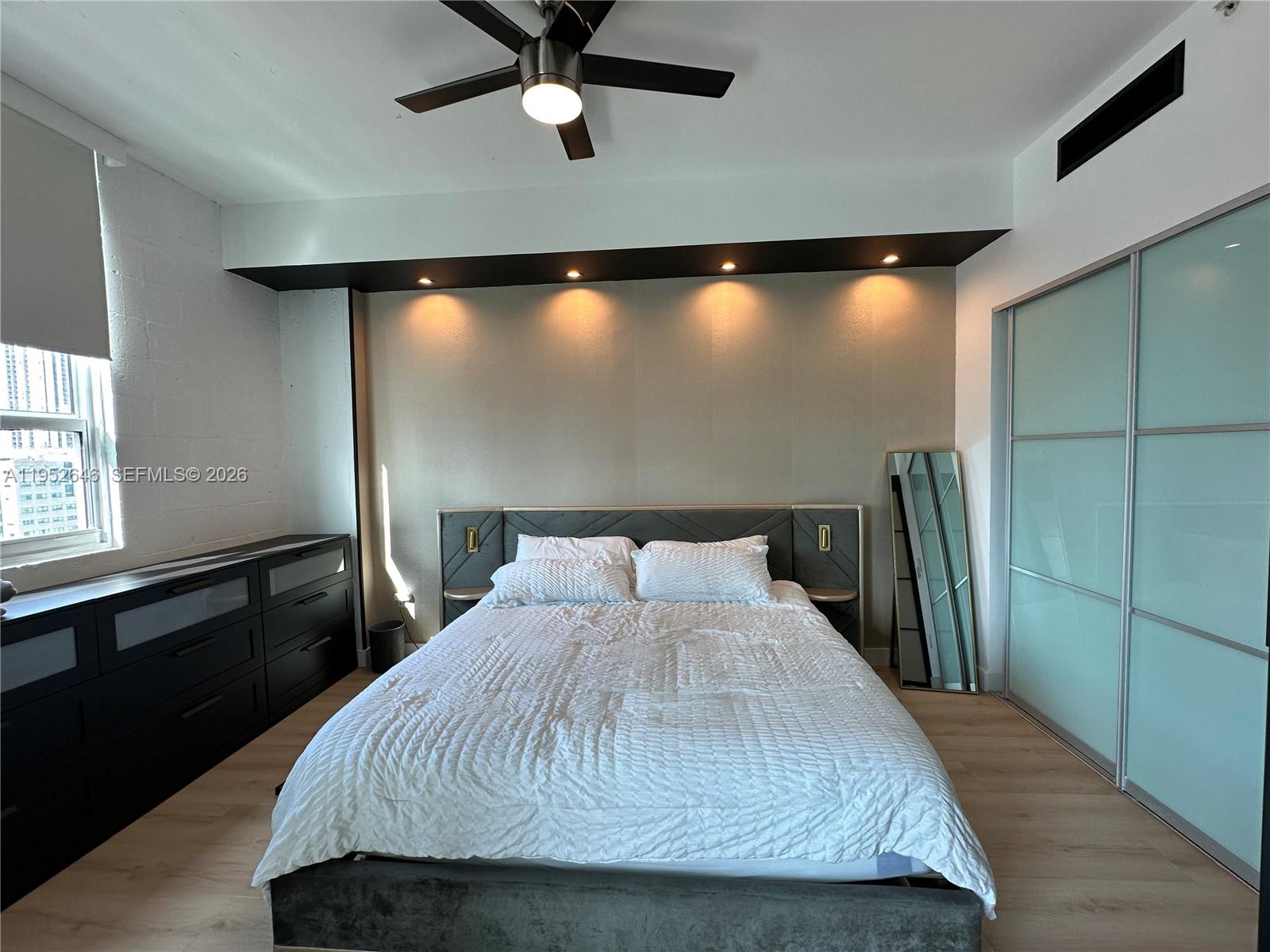 234 NE 3rd St #1805, Miami FL 33132