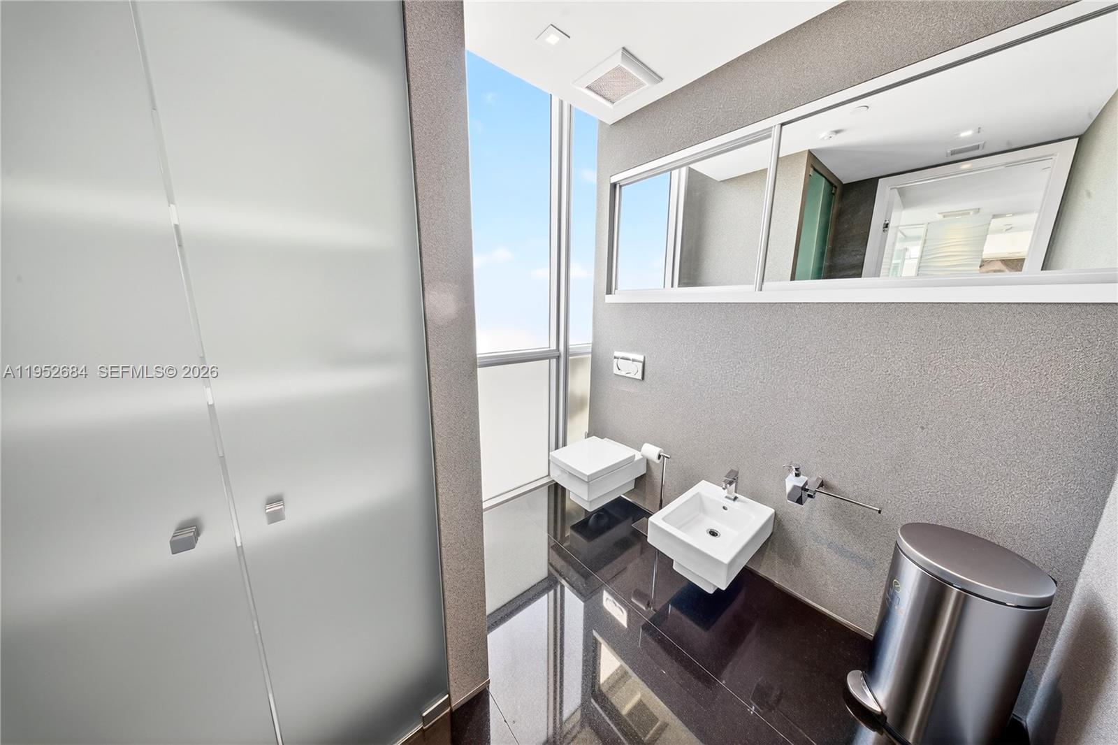 1100 Biscayne Blvd #5306, Miami FL 33132