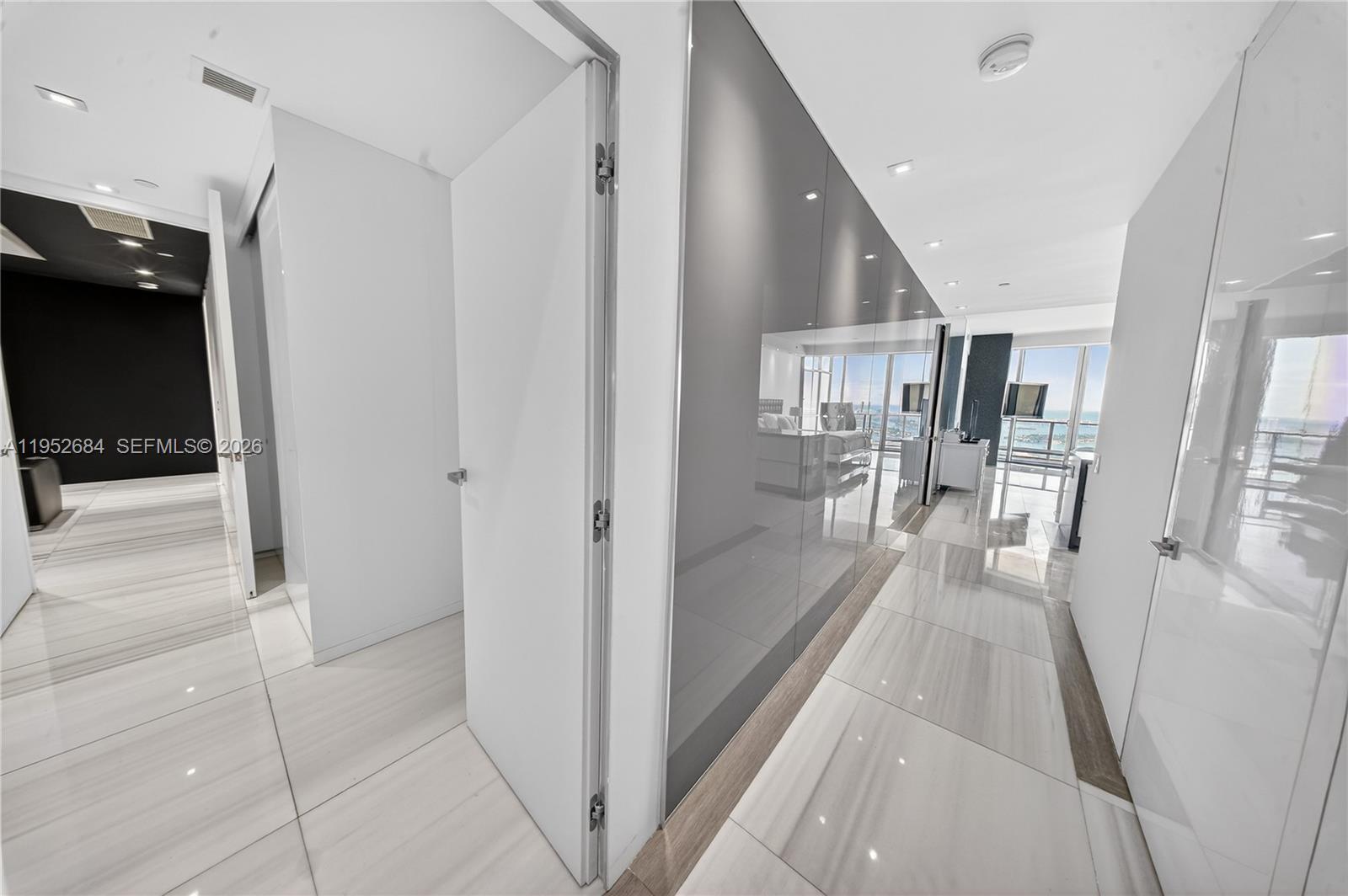 1100 Biscayne Blvd #5306, Miami FL 33132