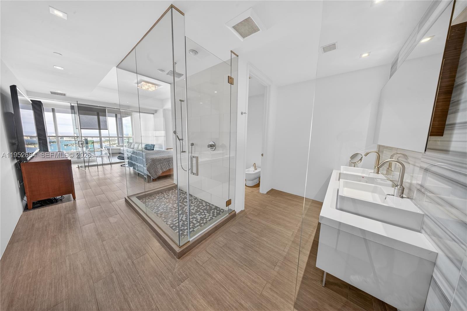 1100 Biscayne Blvd #5306, Miami FL 33132