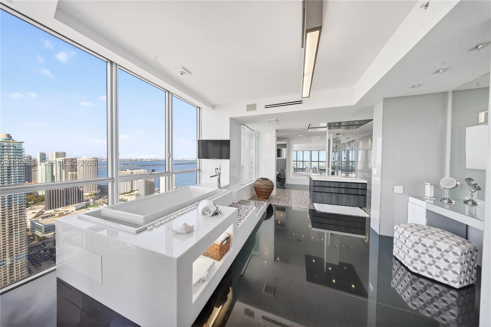 1100 Biscayne Blvd #5306, Miami FL 33132