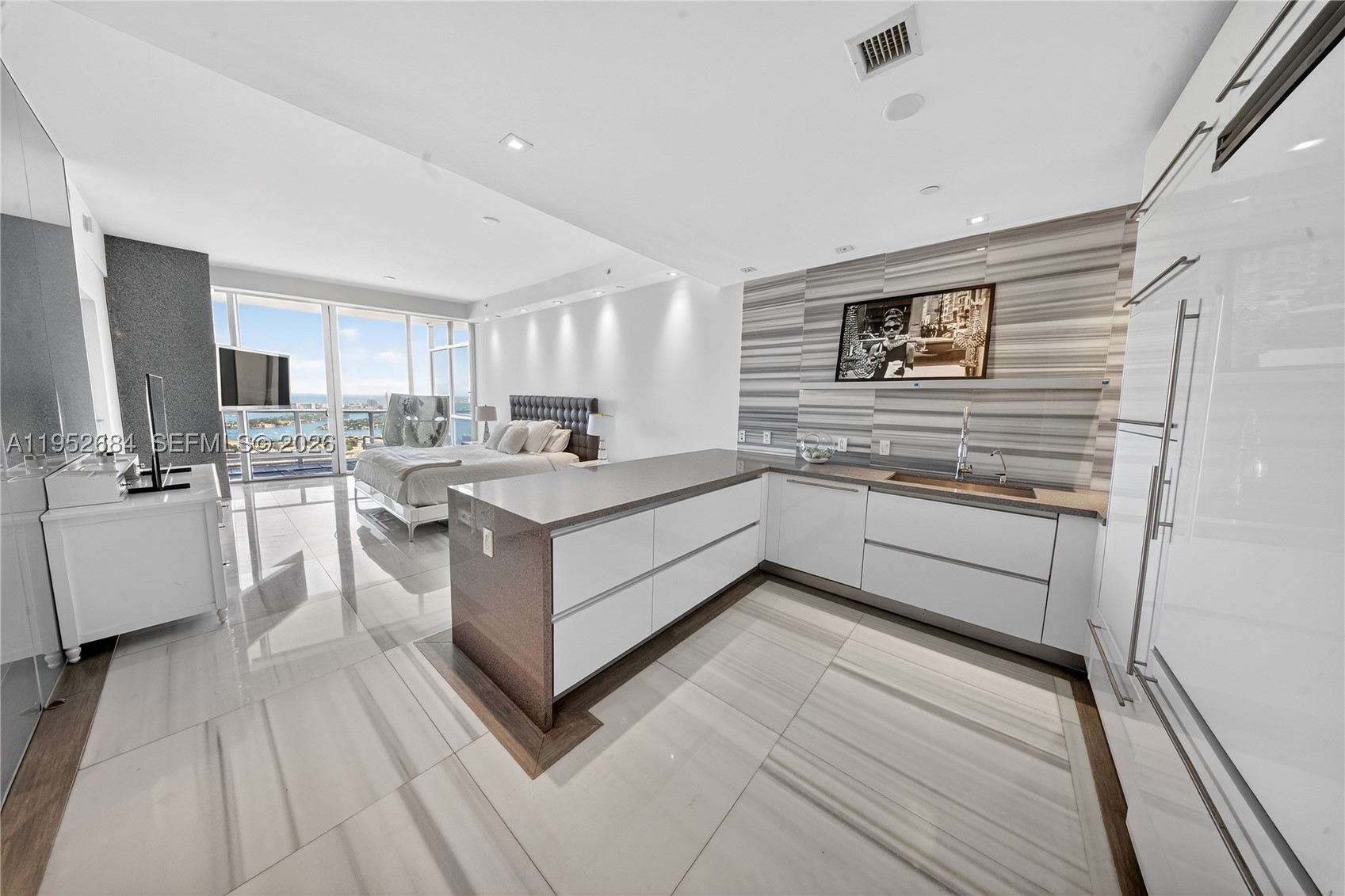 1100 Biscayne Blvd #5306, Miami FL 33132