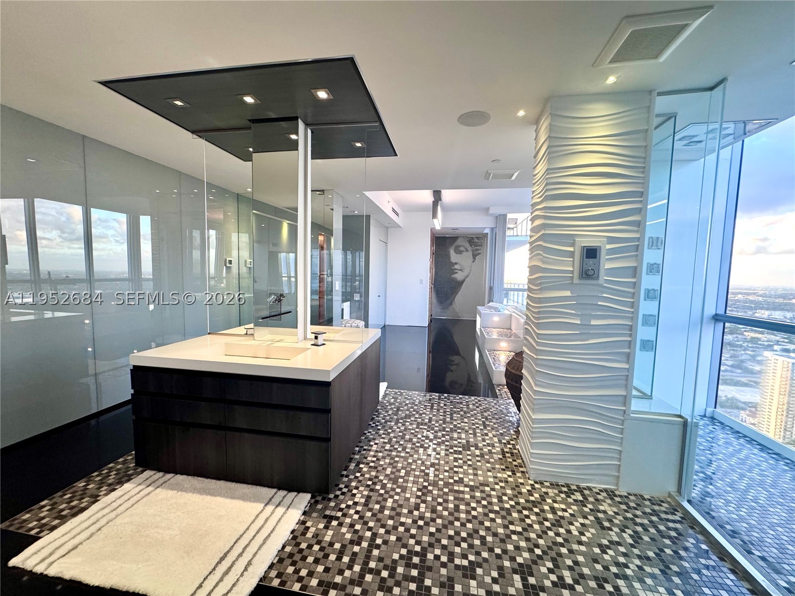 1100 Biscayne Blvd #5306, Miami FL 33132