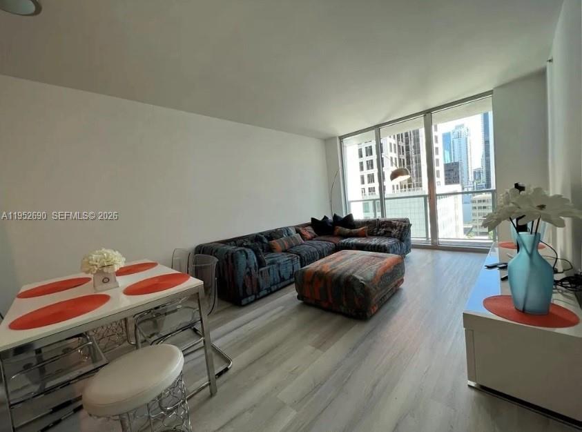 55 SE 6th St #1408, Miami FL 33131