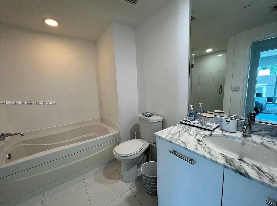 55 SE 6th St #1408, Miami FL 33131
