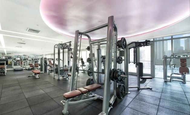 55 SE 6th St #1408, Miami FL 33131