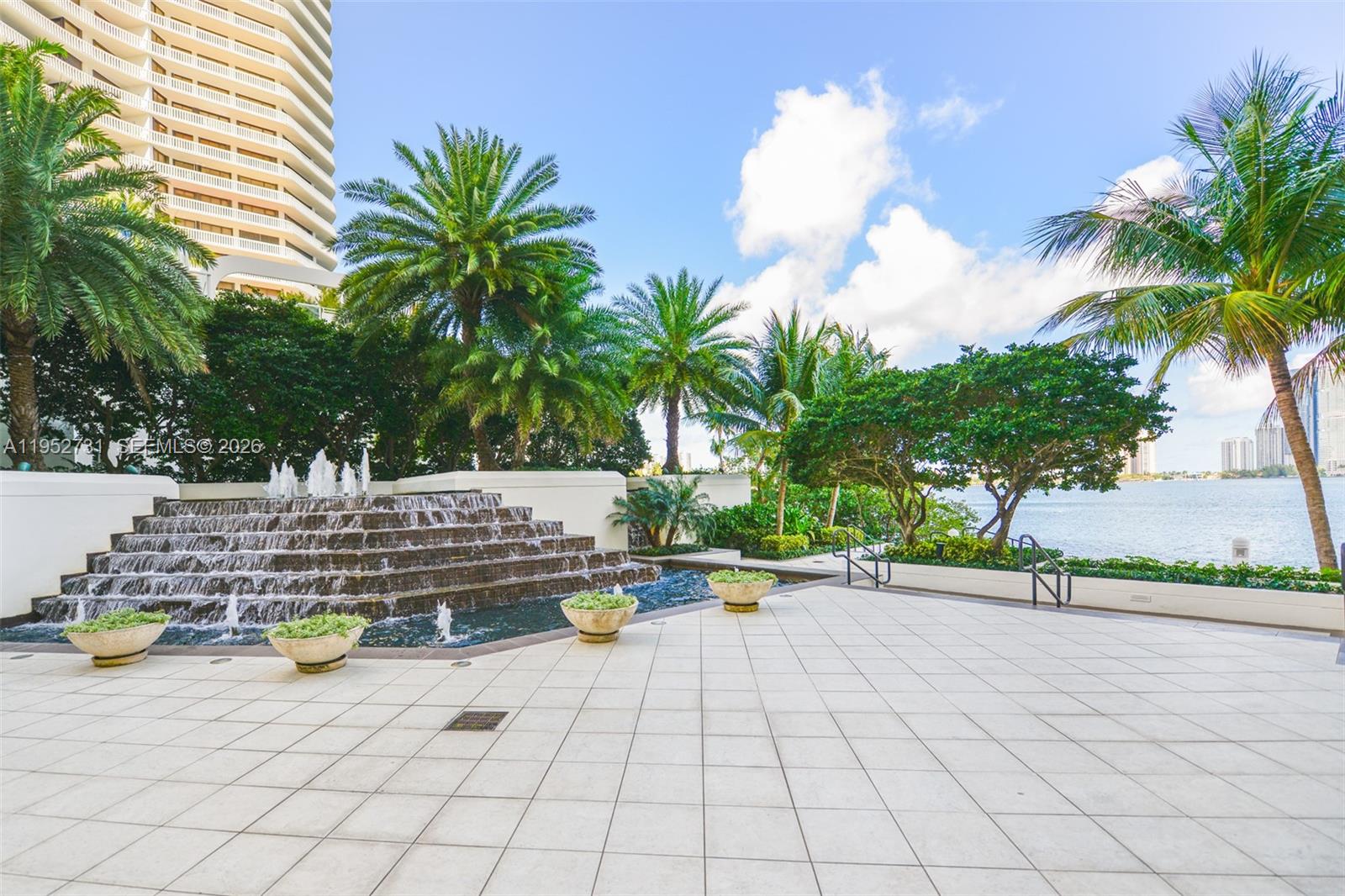 2800 Island Blvd #PH05, Aventura FL 33160