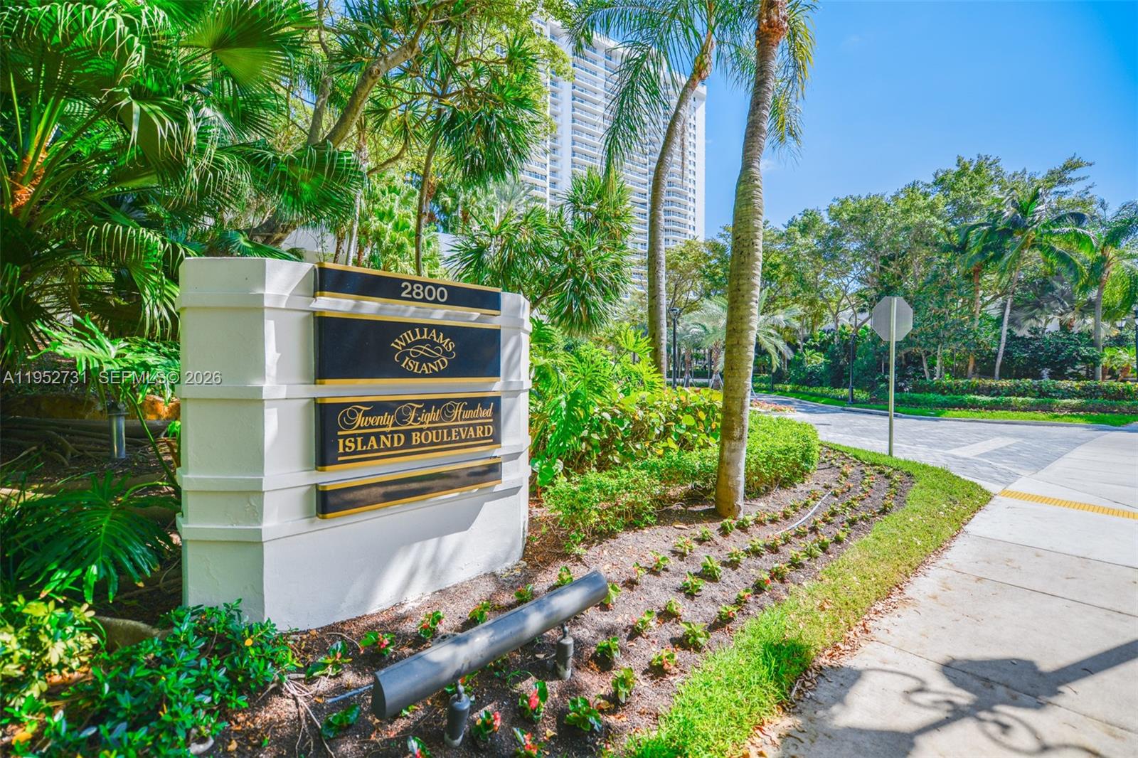 2800 Island Blvd #PH05, Aventura FL 33160