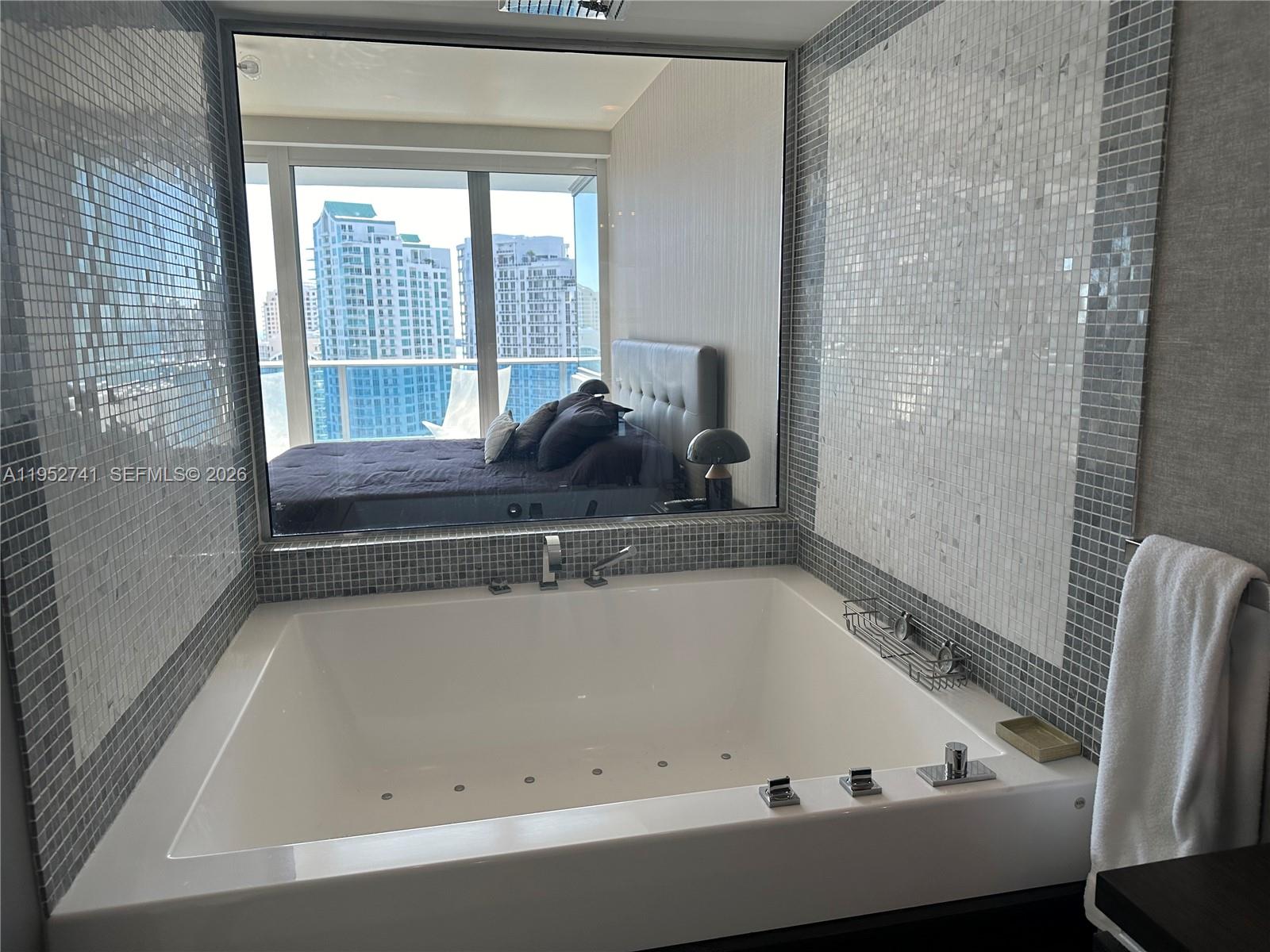 200 Biscayne Boulevard Way #3303, Miami FL 33131