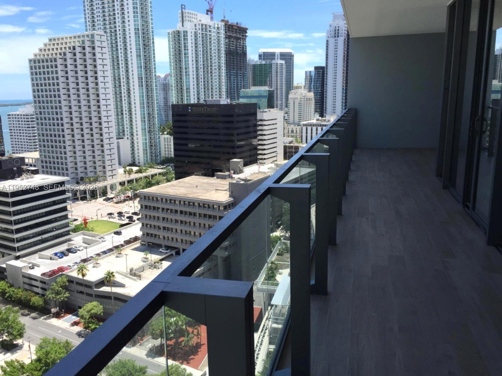 68 SE 6th St #1809, Miami FL 33131