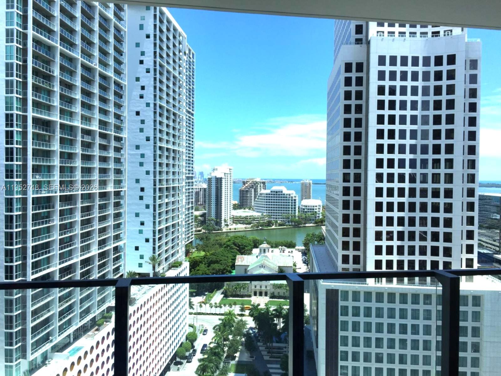 68 SE 6th St #1809, Miami FL 33131