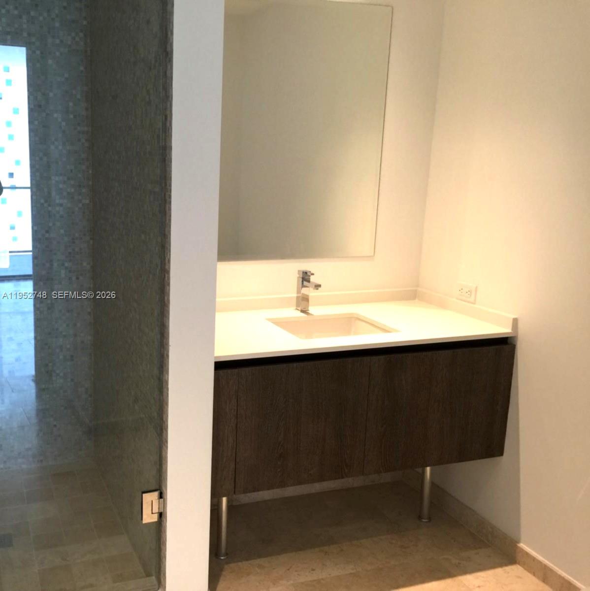 68 SE 6th St #1809, Miami FL 33131