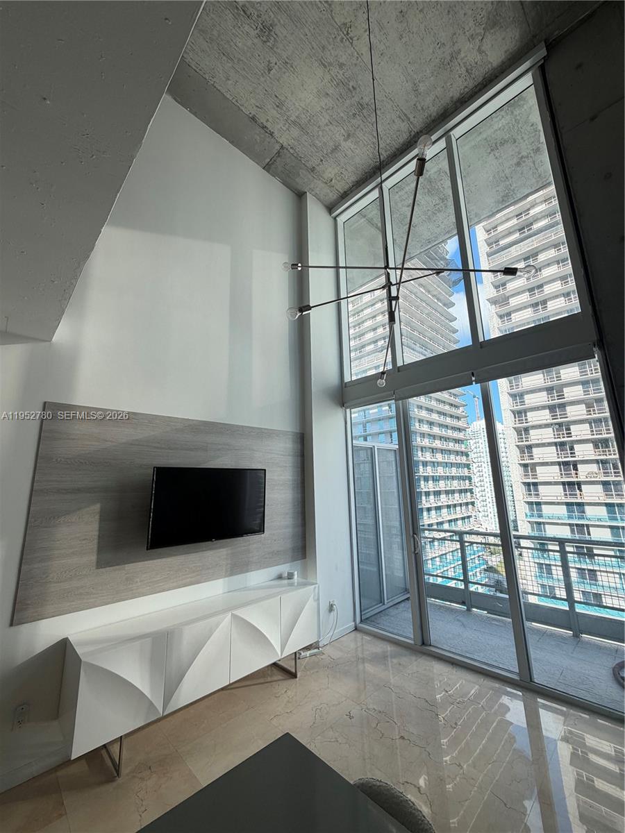 690 SW 1st Ct #2524, Miami FL 33130
