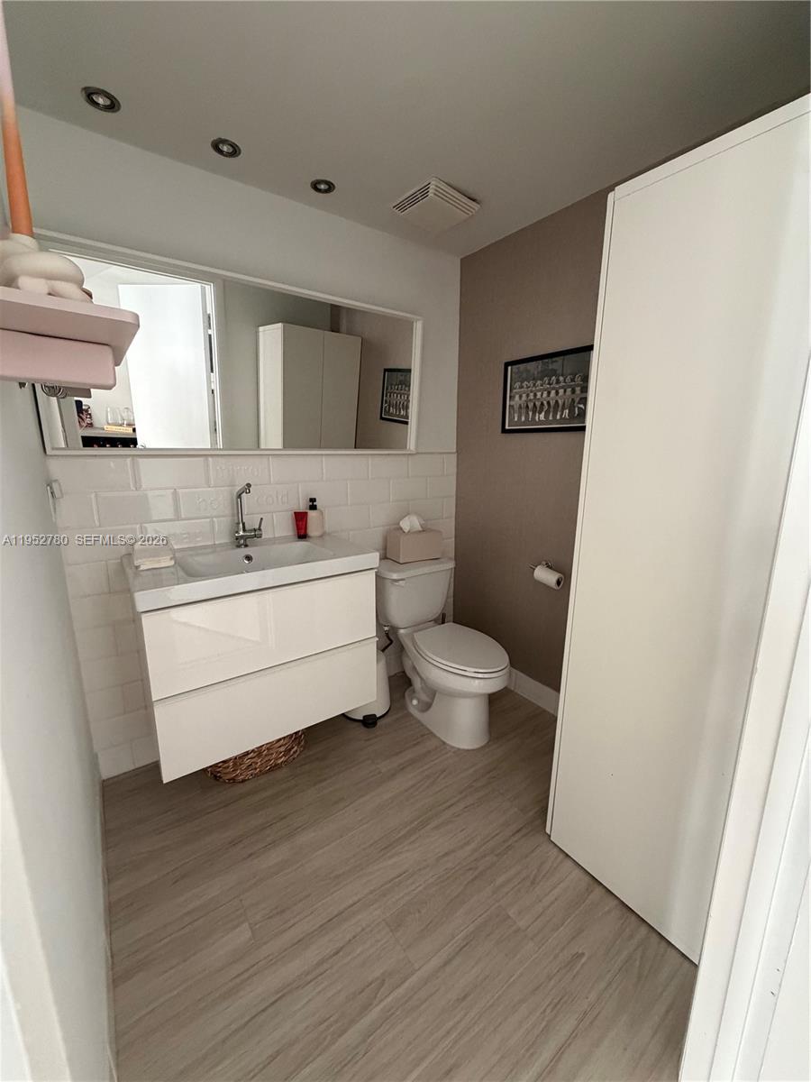 690 SW 1st Ct #2524, Miami FL 33130
