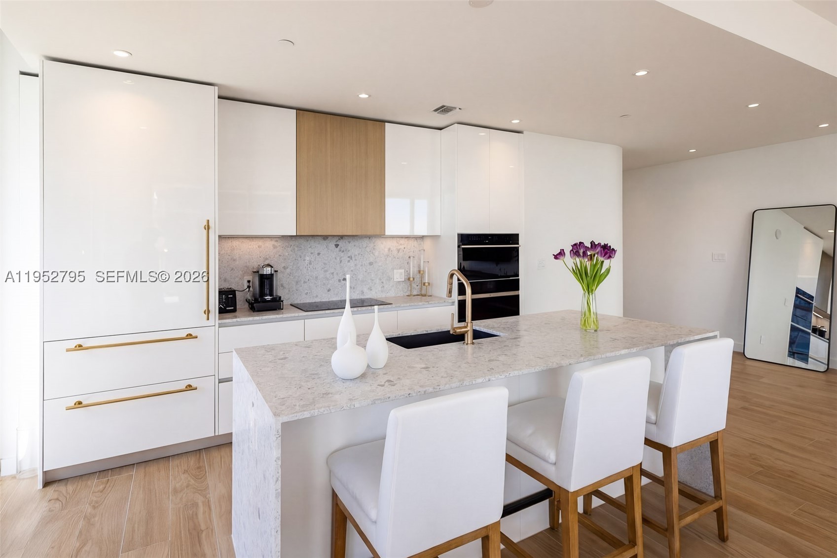 2678 Tigertail Ave #1707, Miami FL 33133
