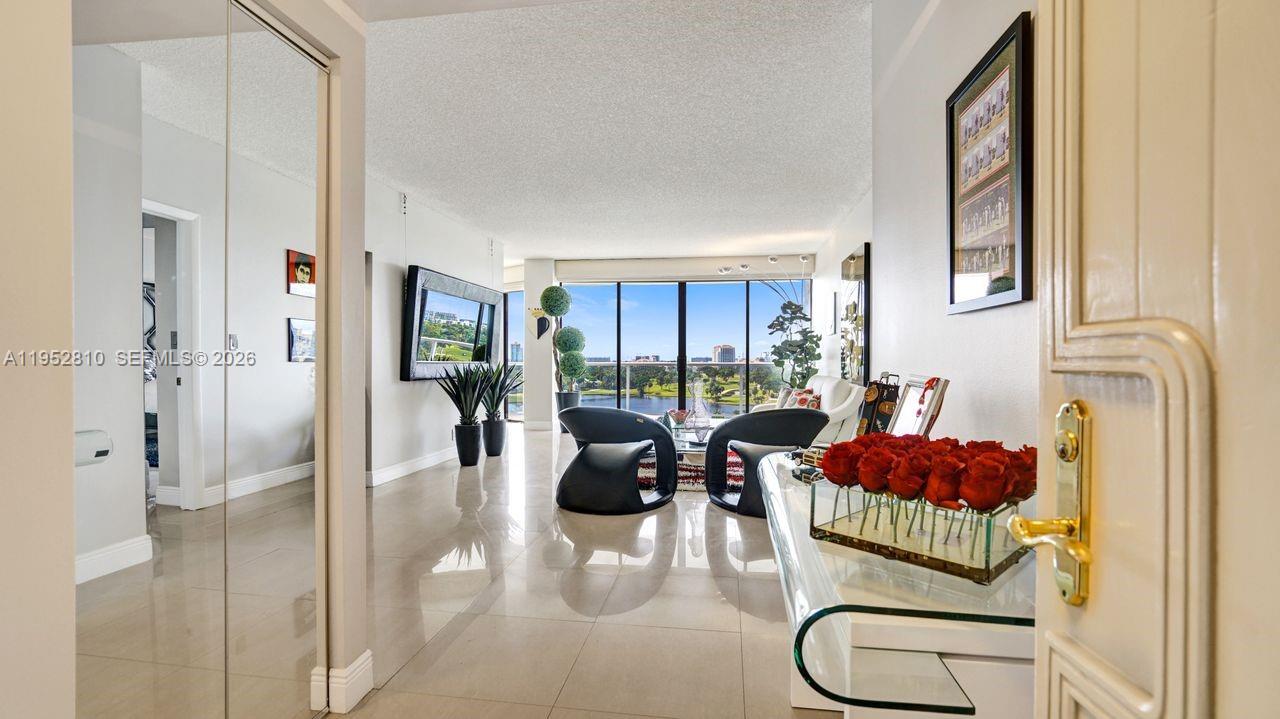 20281 E Country Club Dr #809, Aventura FL 33180